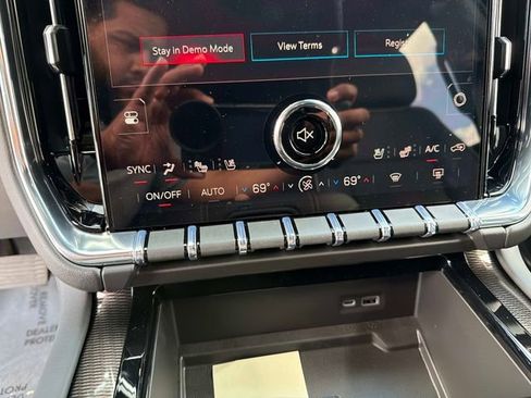 New 2026 GMC Yukon Elevation w/ Elevation Premium Package RWD image 23