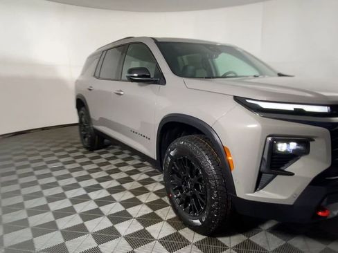 New 2026 Chevrolet Traverse Z71 w/ Enhanced Driving Package image 3