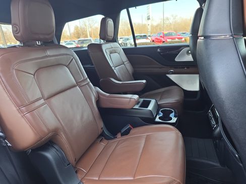Used 2020 Lincoln Aviator Reserve w/ Equipment Group 202A image 34