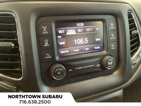 Used 2018 Jeep Compass Latitude w/ Cold Weather Group AWD/4WD image 9