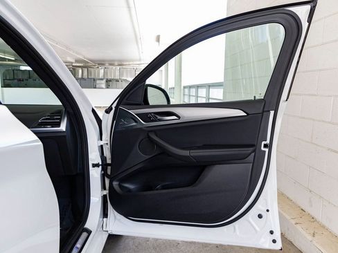 Certified 2025 BMW X4 xDrive30i w/ Premium Package image 28