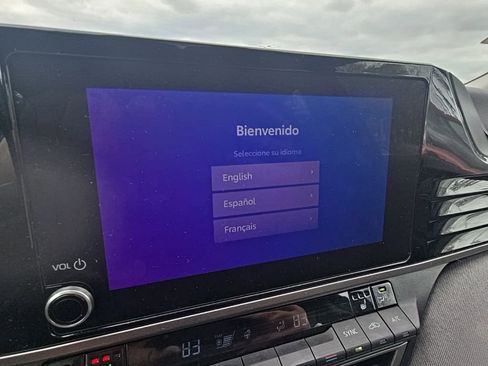 Used 2025 Toyota Camry LE w/ Convenience Package image 18