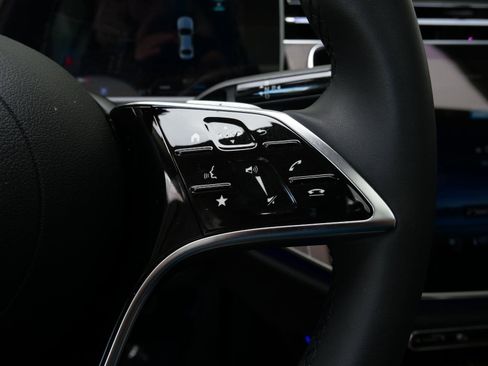 Certified 2025 Mercedes-Benz E 350 Sedan image 22