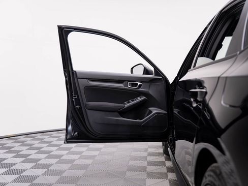 Used 2023 Honda Civic Sport image 11