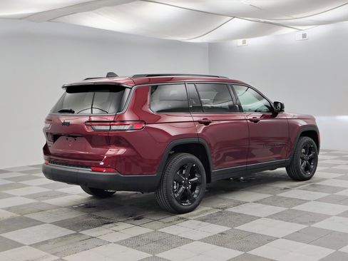 New 2026 Jeep Grand Cherokee L Limited w/ Limited Altitude Package AWD/4WD image 11