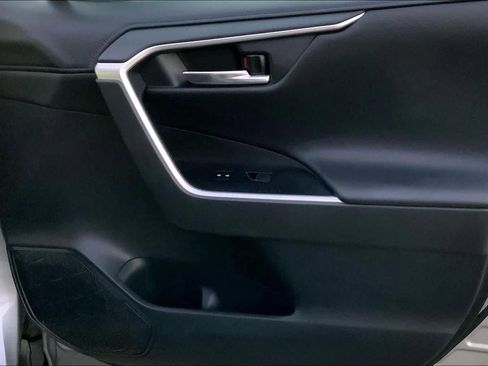 Used 2019 Toyota RAV4 XSE image 22