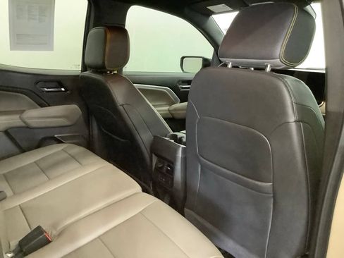 Used 2024 Chevrolet Colorado ZR2 w/ ZR2 Convenience Package III AWD/4WD image 37