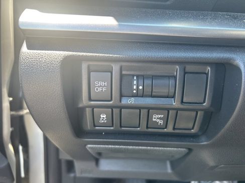 Used 2019 Subaru Crosstrek 2.0i Limited w/ Moonroof Package w/Navigation AWD/4WD image 10
