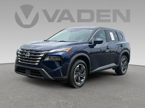 Used 2024 Nissan Rogue SV FWD image 25