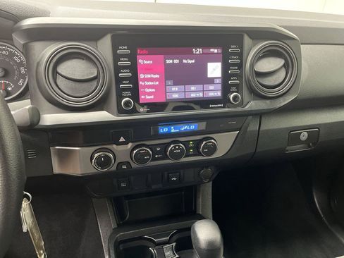 Used 2022 Toyota Tacoma SR AWD/4WD image 14