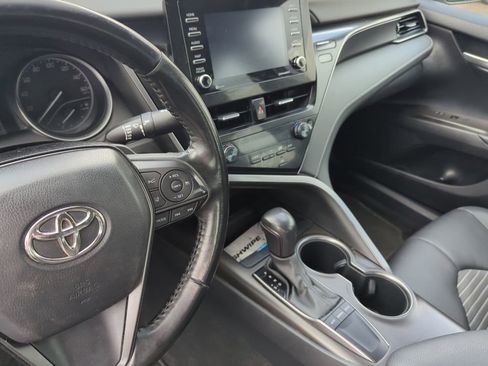 Used 2023 Toyota Camry SE FWD image 8