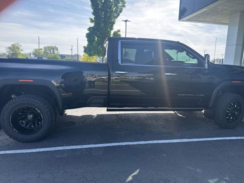 Used 2026 GMC Sierra 3500 Denali Ultimate AWD/4WD image 6