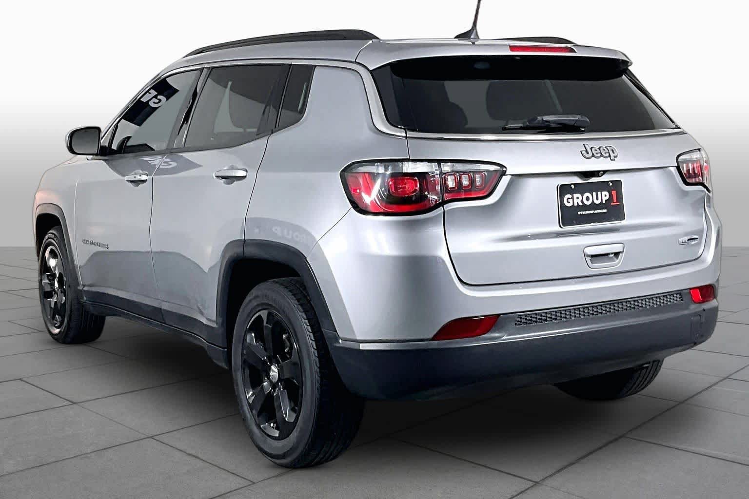 Used 2021 Jeep Compass Latitude FWD image 10