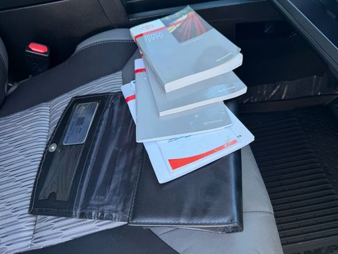 Used 2015 Toyota Tundra SR5 w/ TRD Off Road Package image 29