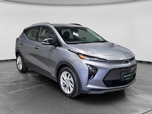 Used 2023 Chevrolet Bolt EUV LT FWD image 4