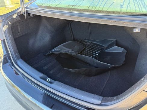 Used 2017 Hyundai Elantra SE image 25