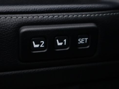 Used 2022 Toyota 4Runner Limited AWD/4WD image 9