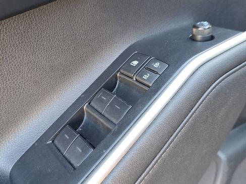 Used 2024 Toyota Highlander LE image 32