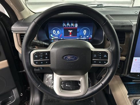 Used 2024 Ford Expedition Limited image 13
