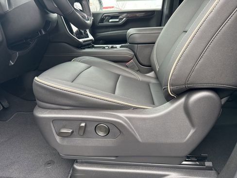 New 2026 GMC Yukon XL Elevation w/ LPO, Elevation Black Package image 19