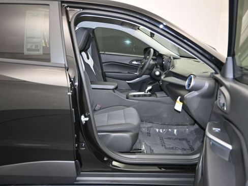 New 2026 Chevrolet Trax LS w/ LS Convenience Package FWD image 26