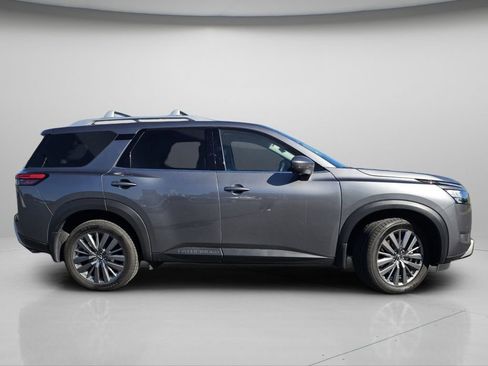 Used 2025 Nissan Pathfinder SL w/ SL Premium Package AWD/4WD image 25