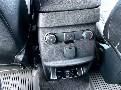 Used 2019 Ford Explorer XLT FWD image 10