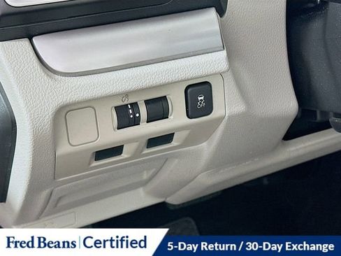 Used 2018 Subaru Forester 2.5i Premium w/ All-Weather Package image 12