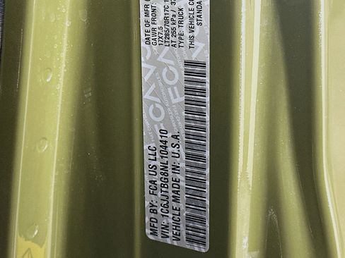 Used 2022 Jeep Gladiator Rubicon w/ Cold Weather Group image 12