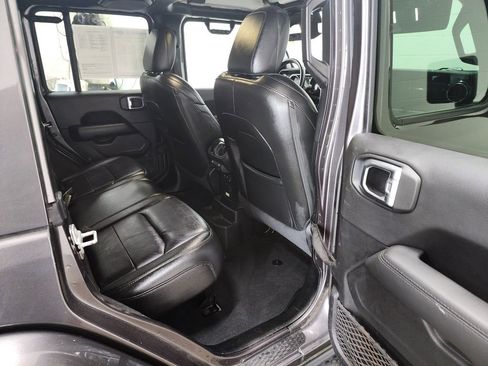 Used 2021 Jeep Wrangler Unlimited Sahara image 28