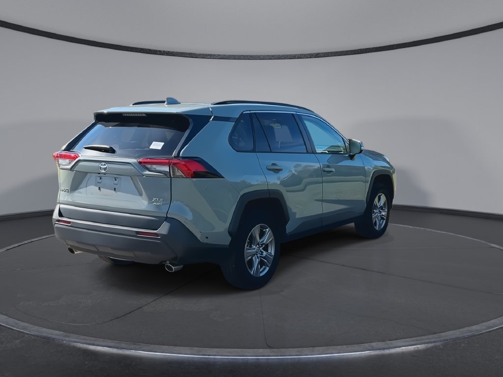 Used 2023 Toyota RAV4 XLE w/ Convenience Package AWD/4WD image 8