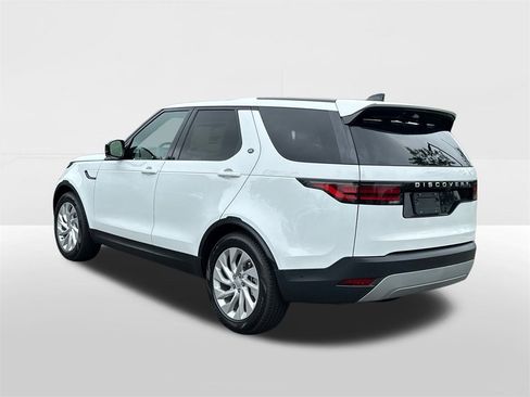 New 2025 Land Rover Discovery S image 2
