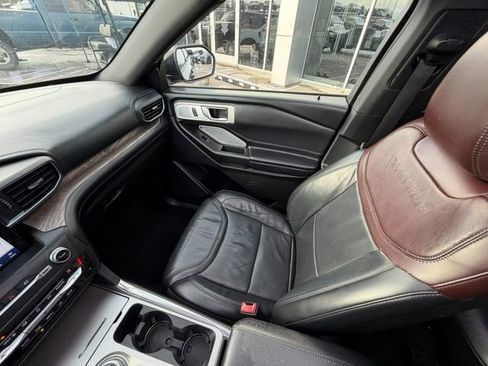 Used 2020 Ford Explorer Platinum w/ Premium Technology Package image 21