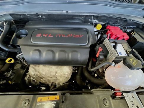 Used 2019 Jeep Renegade Sport image 30