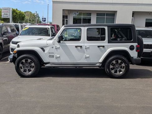 Used 2018 Jeep Wrangler Unlimited Sahara w/ Dual Top Group AWD/4WD image 6