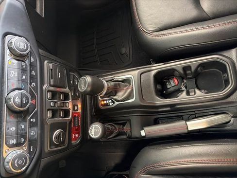 Used 2019 Jeep Wrangler Unlimited Rubicon AWD/4WD image 16