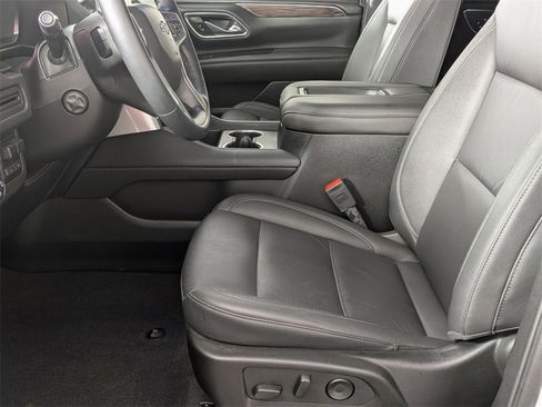 Used 2024 Chevrolet Suburban Z71 w/ Off-Road Capability Package image 12