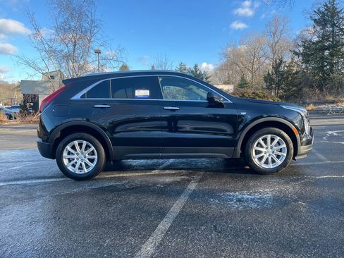 Used 2023 Cadillac XT4 Luxury w/ Cold Weather Package image 14