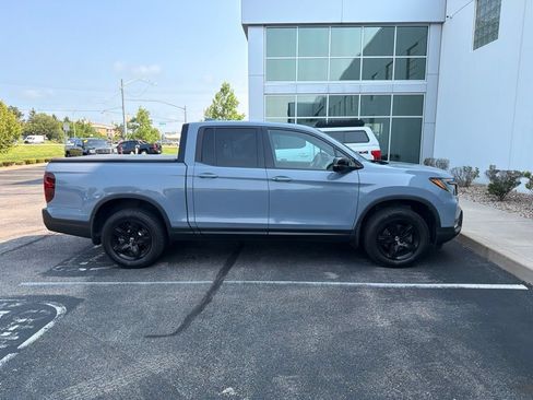 Used 2023 Honda Ridgeline Black Edition image 4