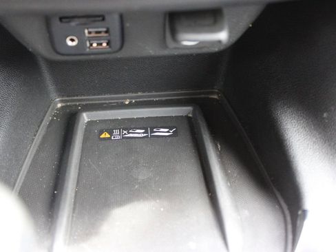 Used 2023 Chevrolet Traverse Premier AWD/4WD image 46