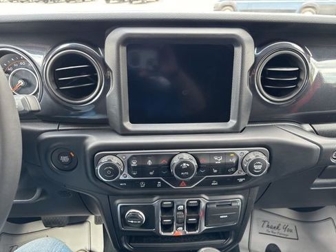 Used 2023 Jeep Wrangler Altitude image 12