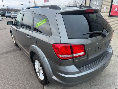 Used 2013 Dodge Journey SXT w/ Flexible Seating Group image 7
