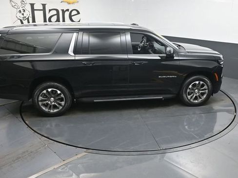 Used 2025 Chevrolet Suburban LT w/ Comfort Package AWD/4WD image 40