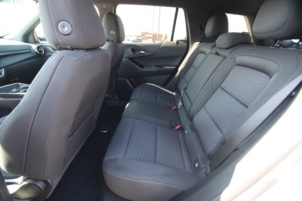 Used 2026 Chevrolet Equinox LT AWD/4WD image 7