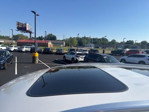 Used 2023 Buick Enclave Premium w/ Experience Buick Package image 4