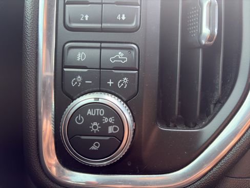 Used 2021 GMC Sierra 1500 AT4 w/ AT4 Premium Package AWD/4WD image 28