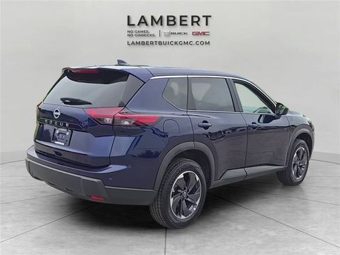 Used 2025 Nissan Rogue SV FWD image 5