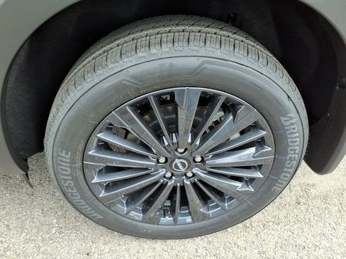 New 2026 Nissan Pathfinder SL w/ SL Premium Package AWD/4WD image 4