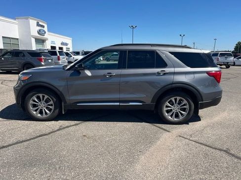 Used 2023 Ford Explorer XLT w/ Equipment Group 202A AWD/4WD image 3