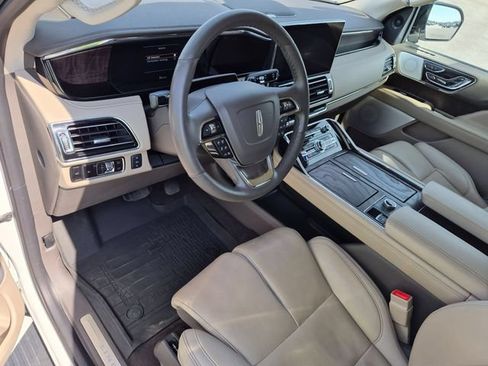 Used 2024 Lincoln Navigator Reserve AWD/4WD image 10